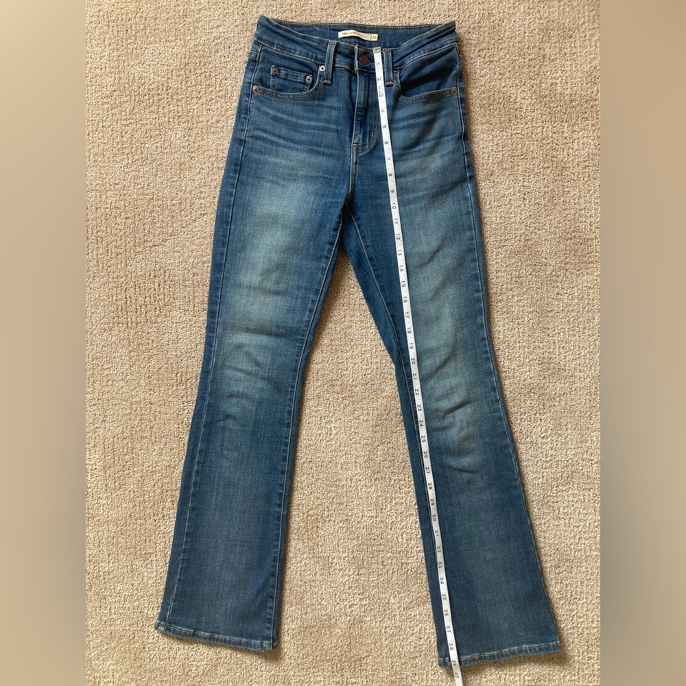 Women’s 26/32 Levi’s 725 High Rise Bootcut Jeans
